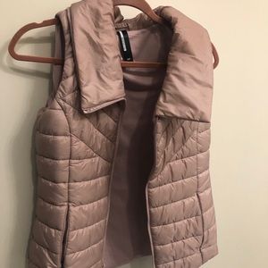 Mondetta vest